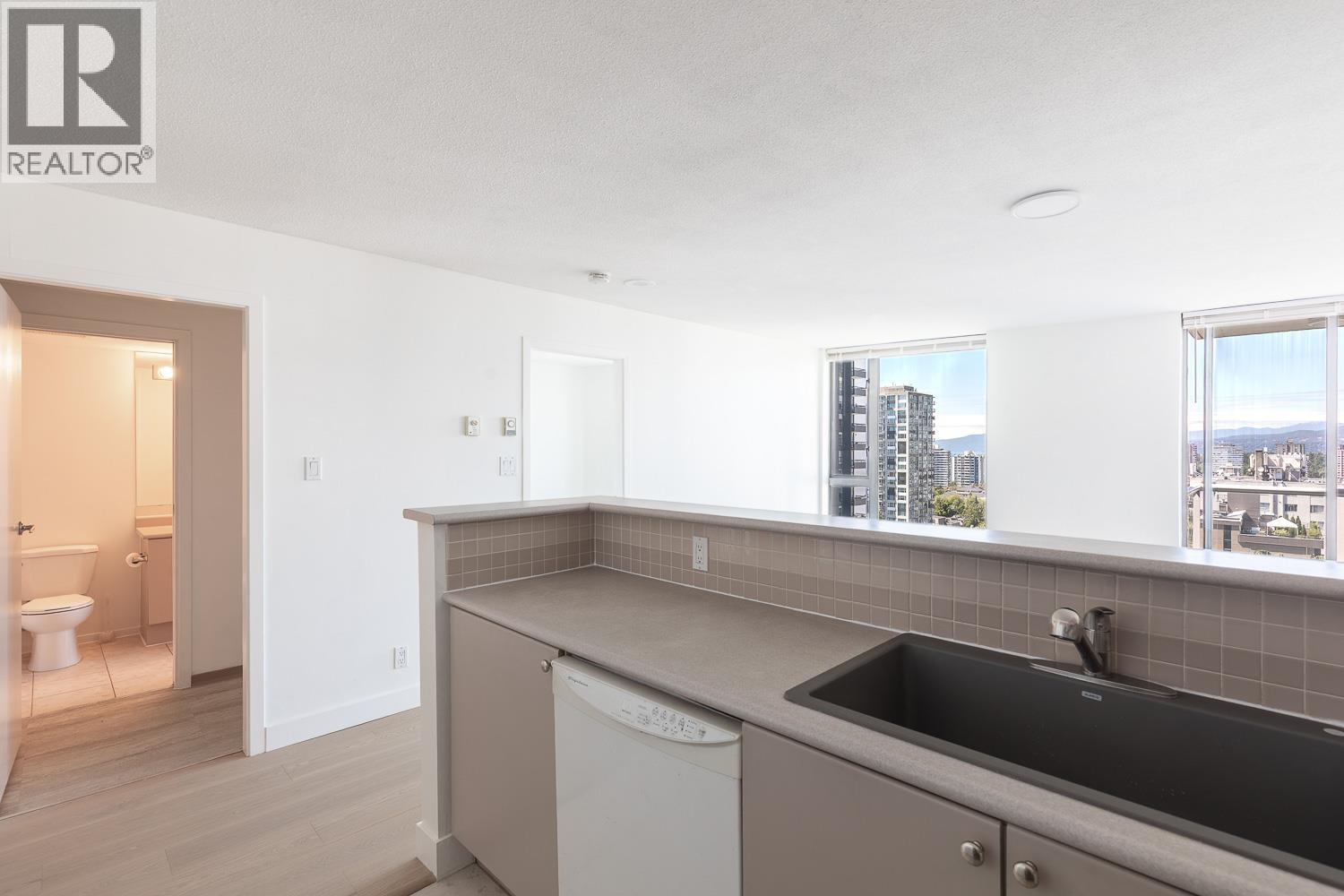 1 Bed, 1 Bath House for Sale in Vancouver – 1107 1277 NELSON STREET, Vancouver – MLS# R3154203 - Image 6