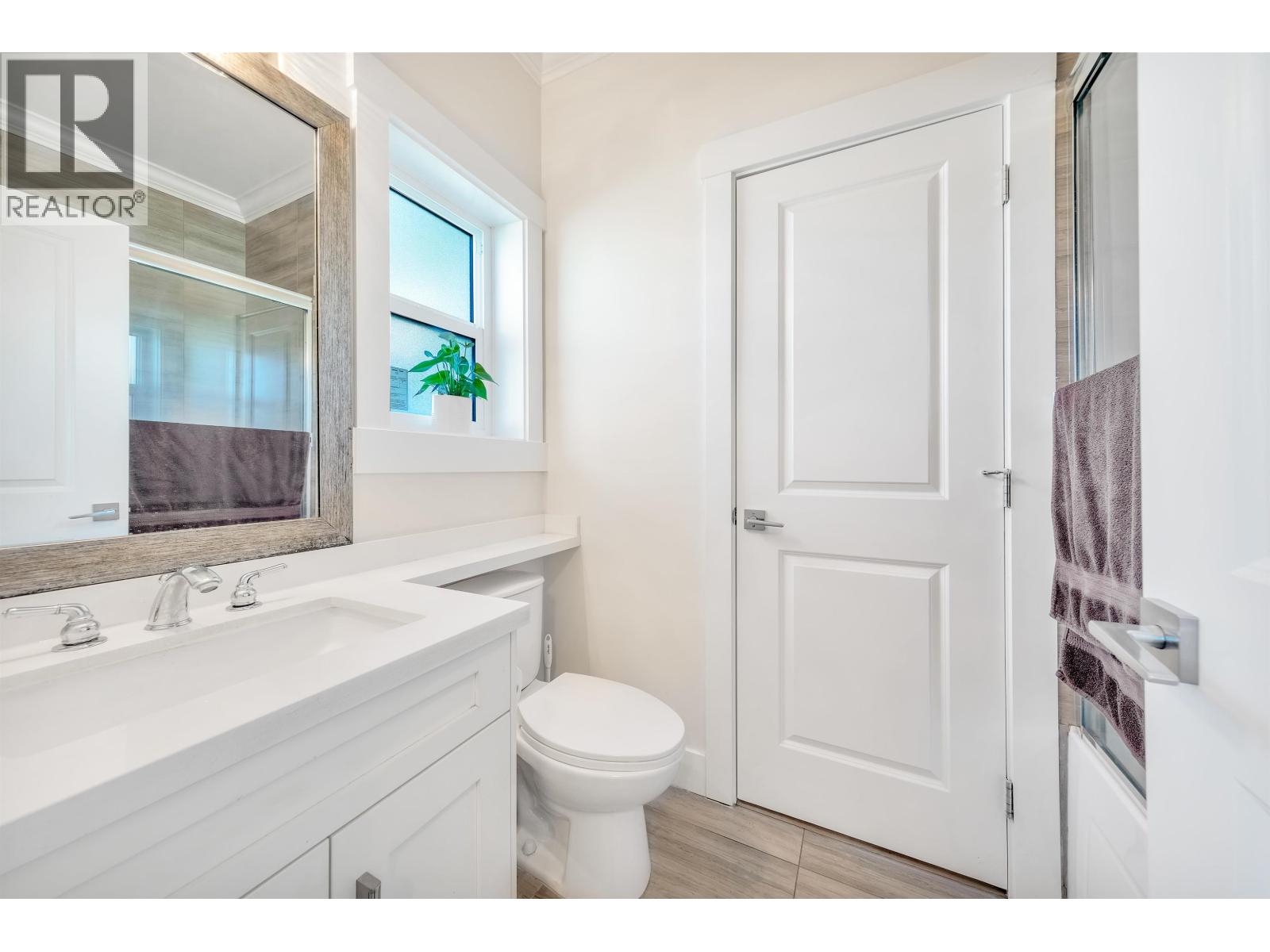 11 Bed, 7 Bath House for Sale in Vancouver – 5887 BATTISON STREET, Vancouver – MLS# R3154186 - Image 21