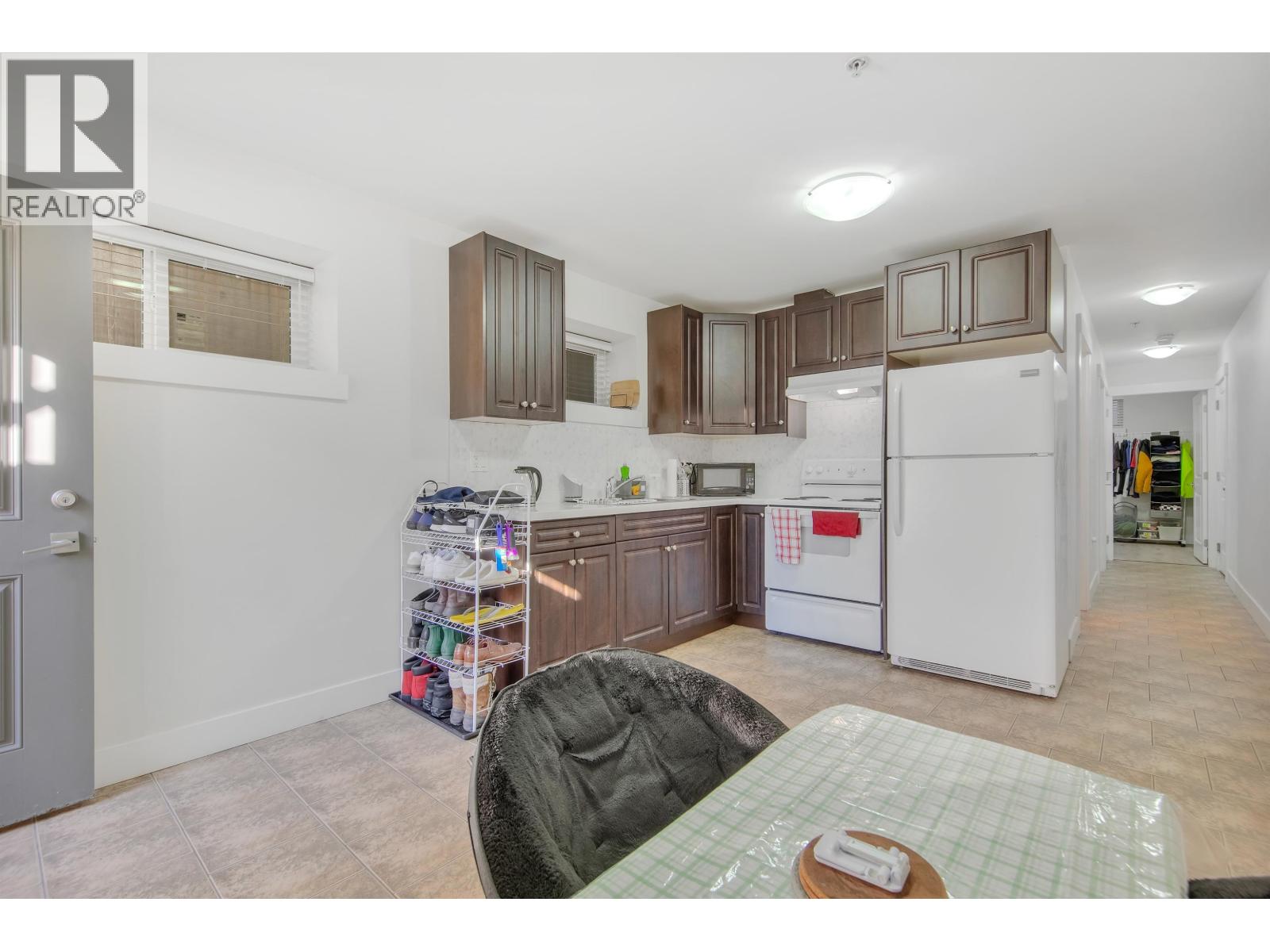 11 Bed, 7 Bath House for Sale in Vancouver – 5887 BATTISON STREET, Vancouver – MLS# R3154186 - Image 27