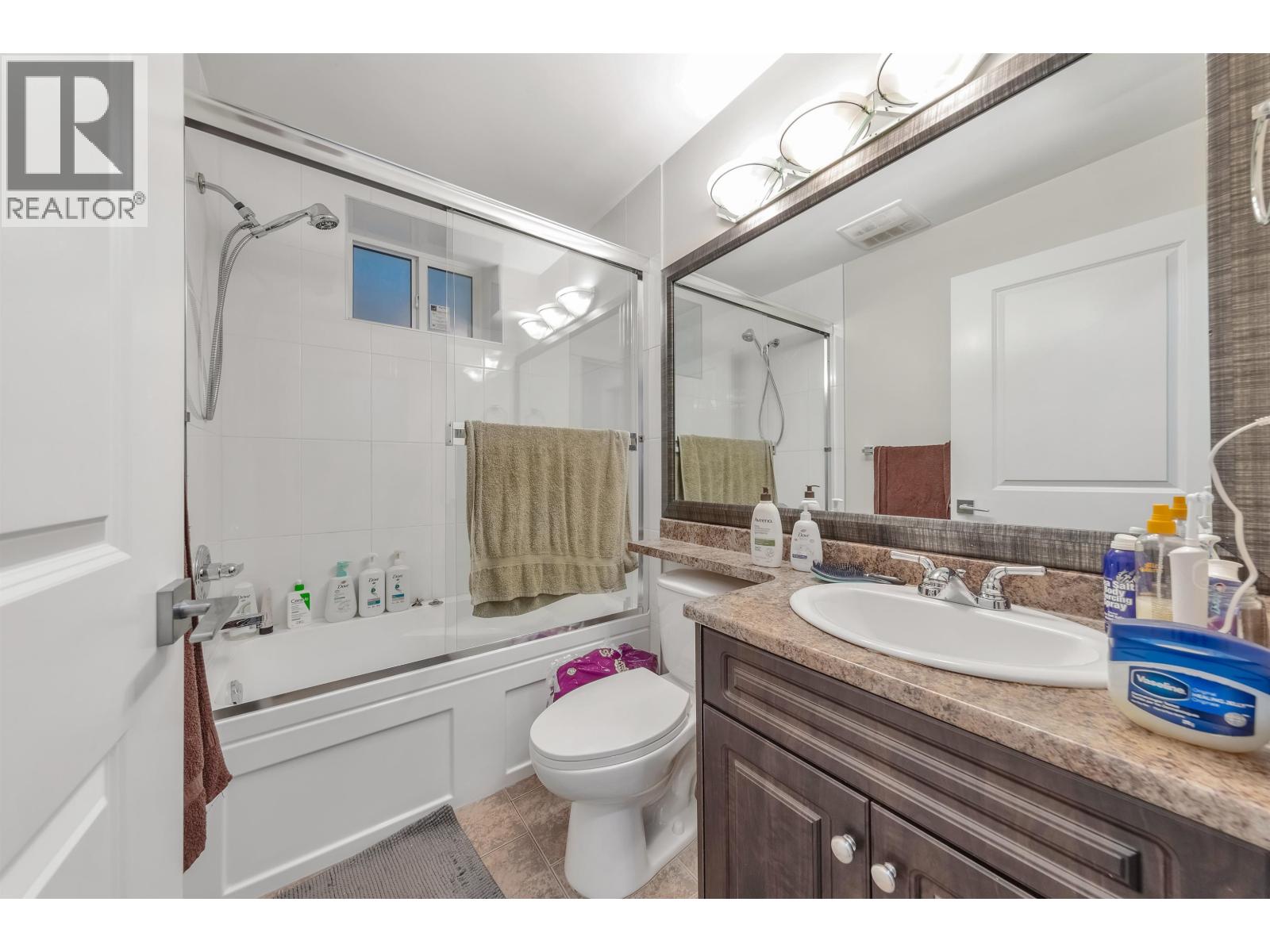 11 Bed, 7 Bath House for Sale in Vancouver – 5887 BATTISON STREET, Vancouver – MLS# R3154186 - Image 33