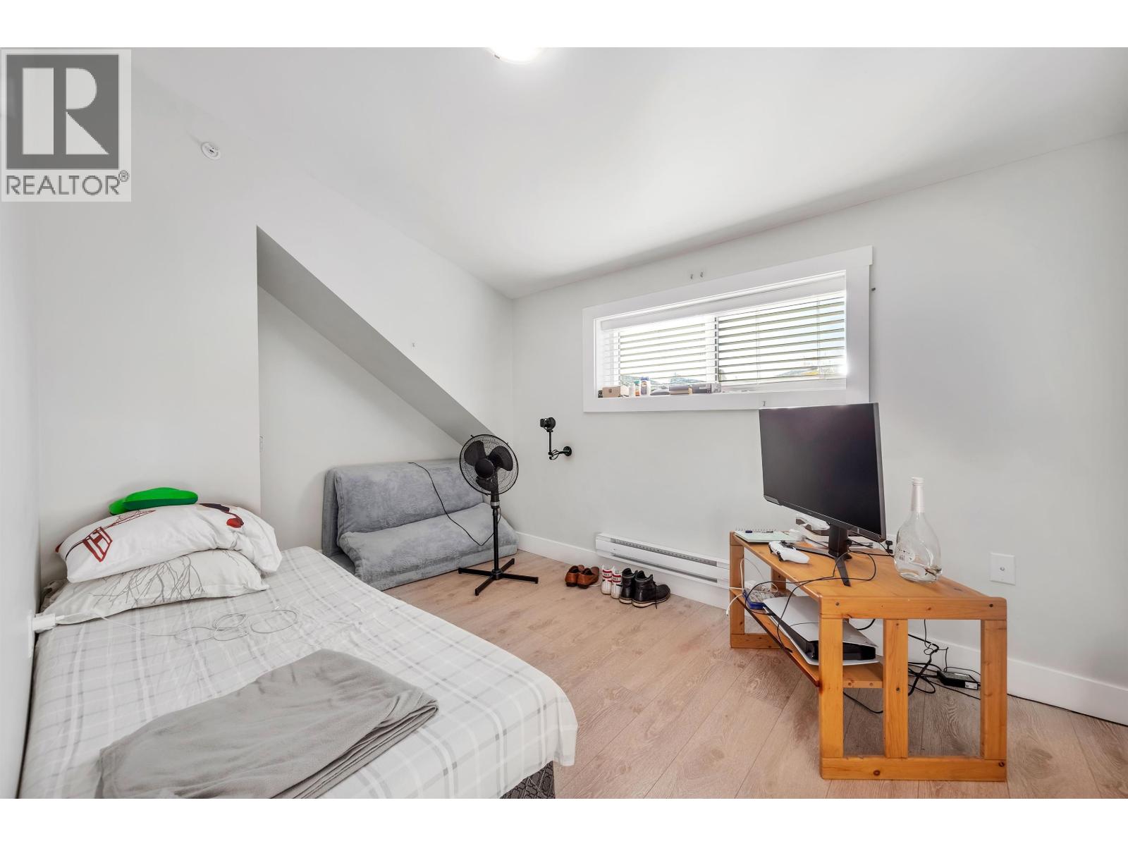 11 Bed, 7 Bath House for Sale in Vancouver – 5887 BATTISON STREET, Vancouver – MLS# R3154186 - Image 37