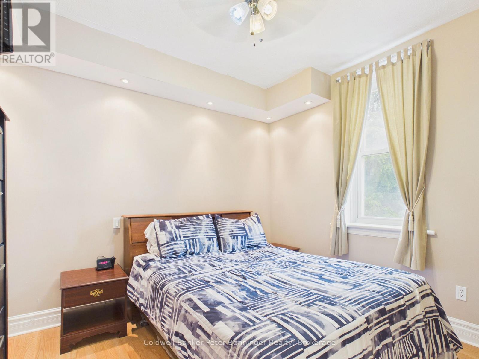 7 YONGE STREET S - 16