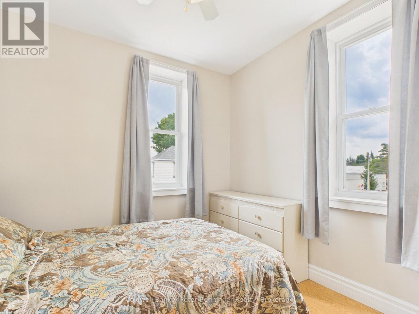 7 YONGE STREET S - 17