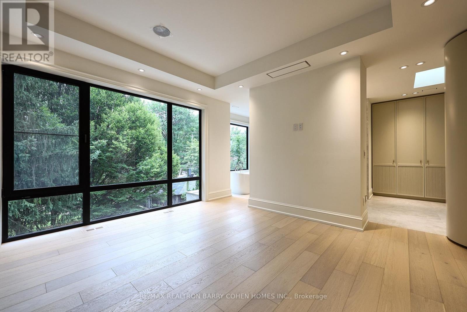 39 CHUDLEIGH AVENUE - 31