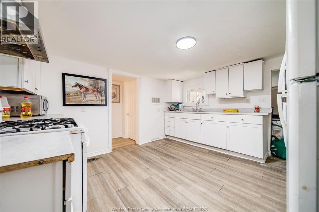 3080 SANDWICH STREET - 9
