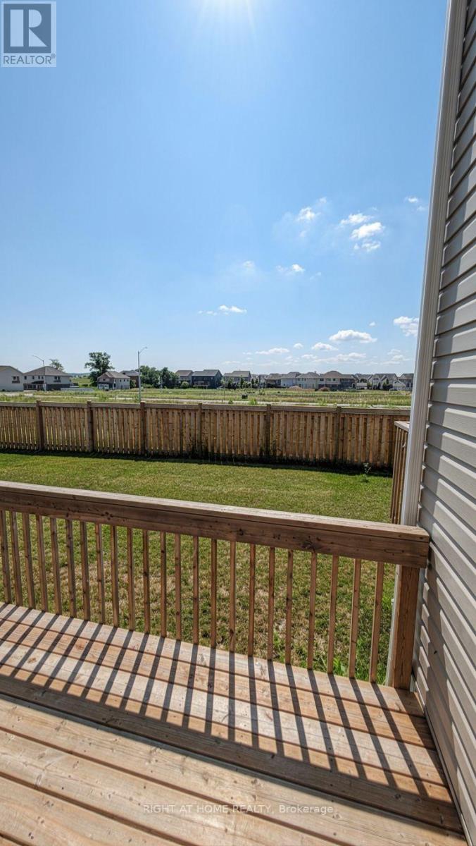 17 ROCHESTER DRIVE, Barrie — photo 2