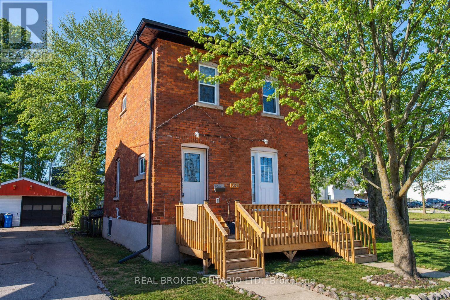 UPPER - 231 FRONT STREET S