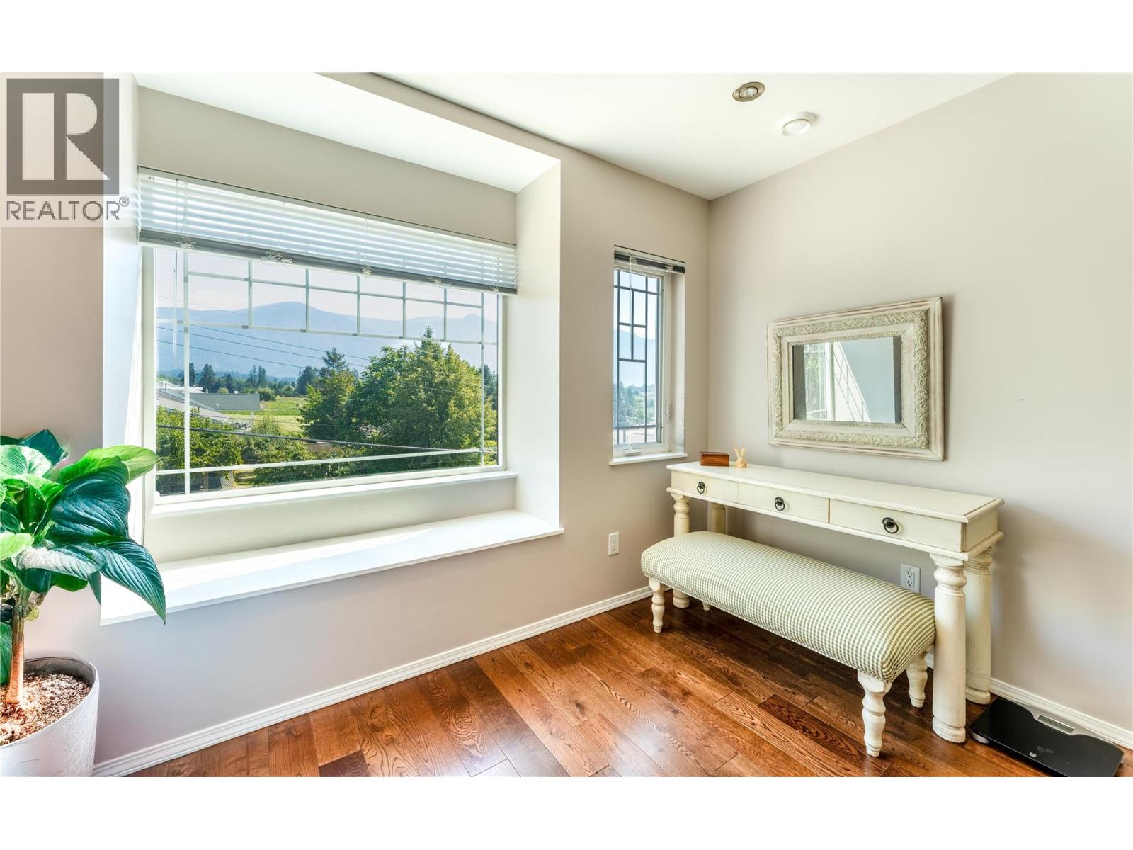 201 25TH Avenue S - 26