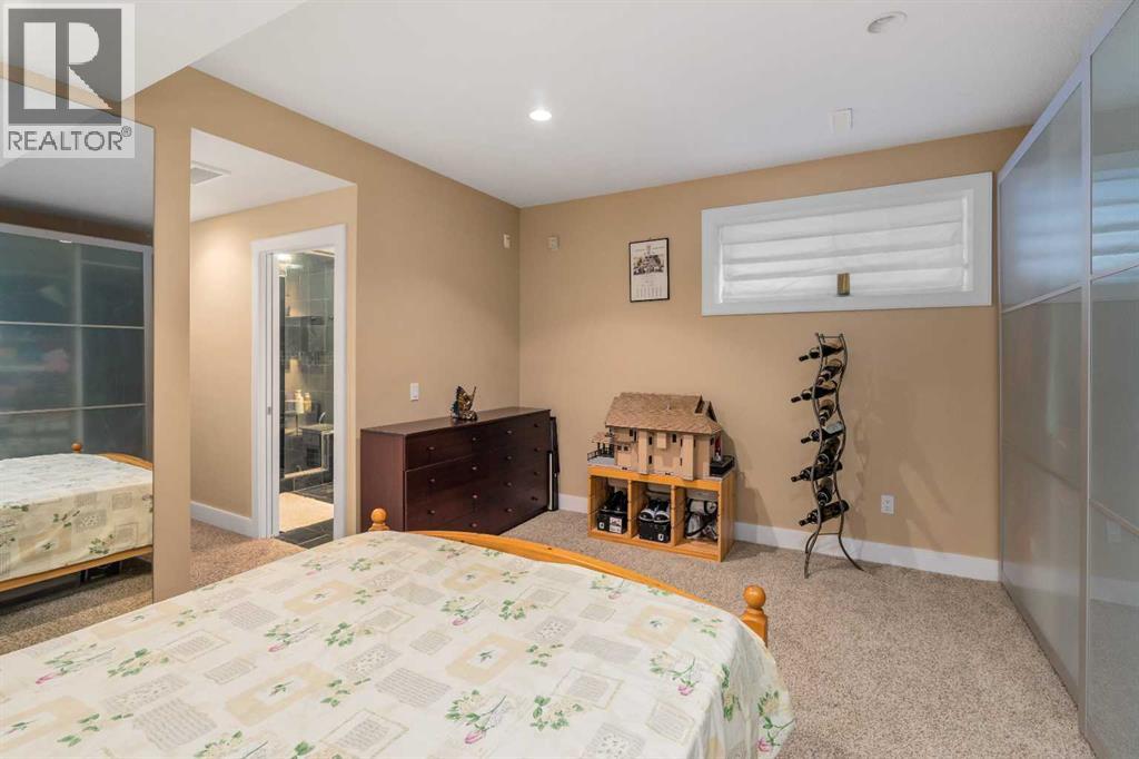 2526 3 Avenue NW - Image 15