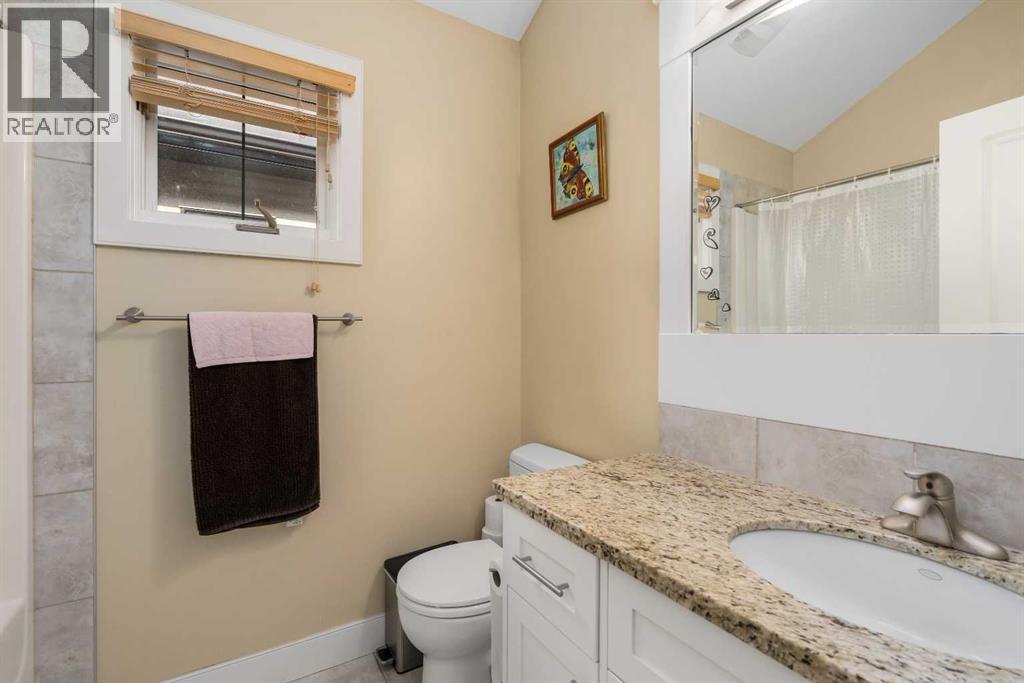 2526 3 Avenue NW - Image 19