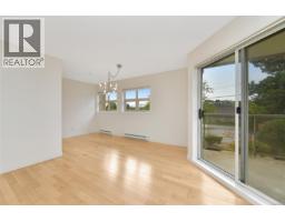 301 1694 Cedar Hill Cross Rd, Saanich, BC V8P2P7 Photo 10