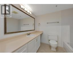 301 1694 Cedar Hill Cross Rd, Saanich, BC V8P2P7 Photo 16