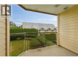 301 1694 Cedar Hill Cross Rd, Saanich, BC V8P2P7 Photo 17