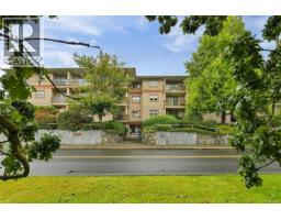 301 1694 Cedar Hill Cross Rd, Saanich, BC V8P2P7 Photo 24