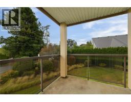 301 1694 Cedar Hill Cross Rd, Saanich, BC V8P2P7 Photo 26