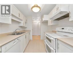 Kitchen - 301 1694 Cedar Hill Cross Rd, Saanich, BC V8P2P7 Photo 7