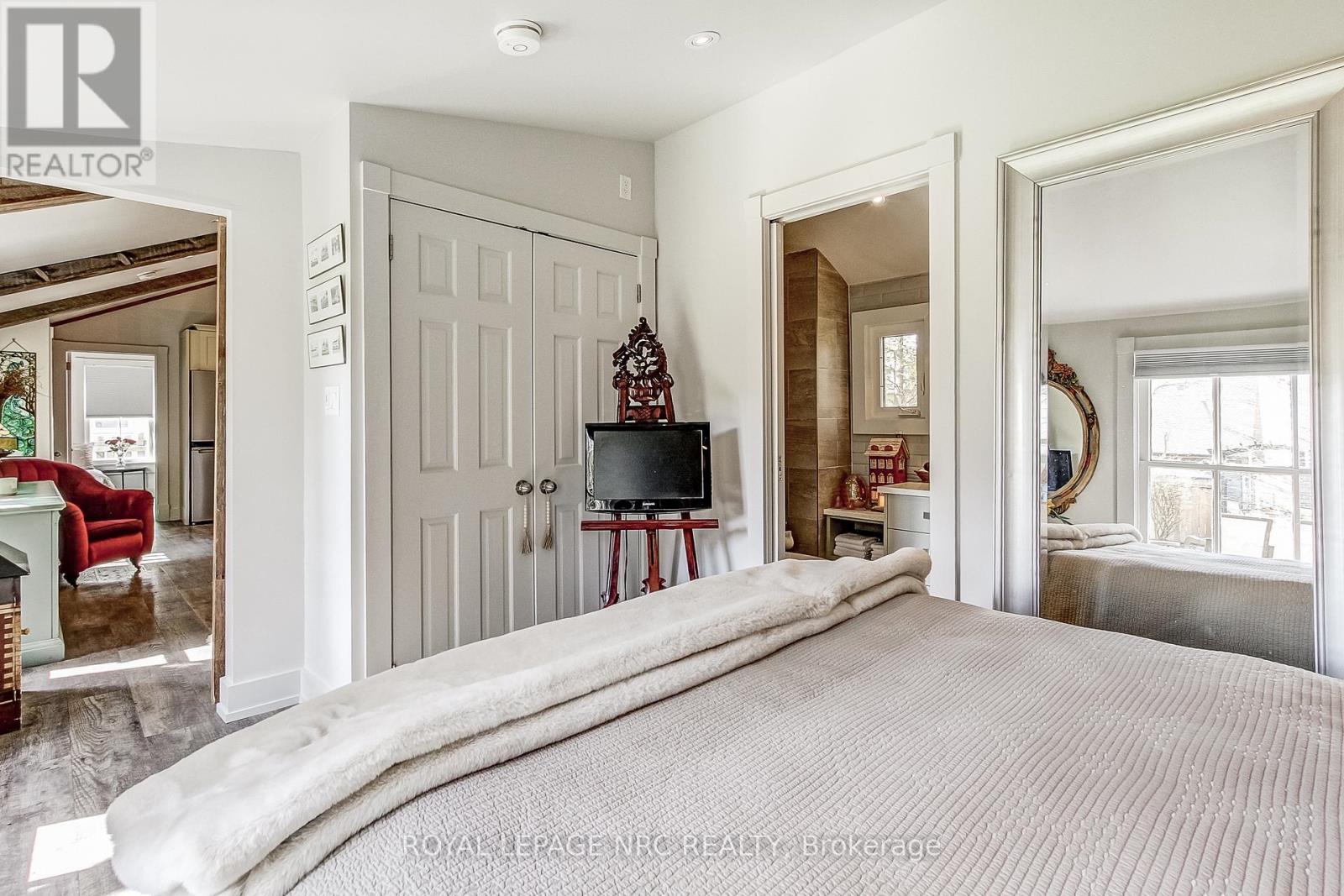 33 GAGE STREET - 44