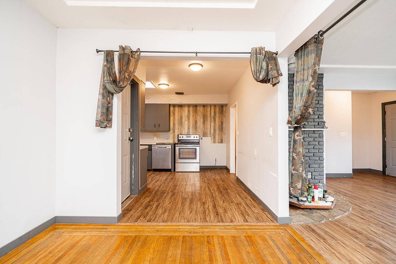 2 Bed, 2 Bath House for Sale in Chilliwack – 46782 FIRST AVENUE, Chilliwack Proper East – MLS# R3154226 - Image 11