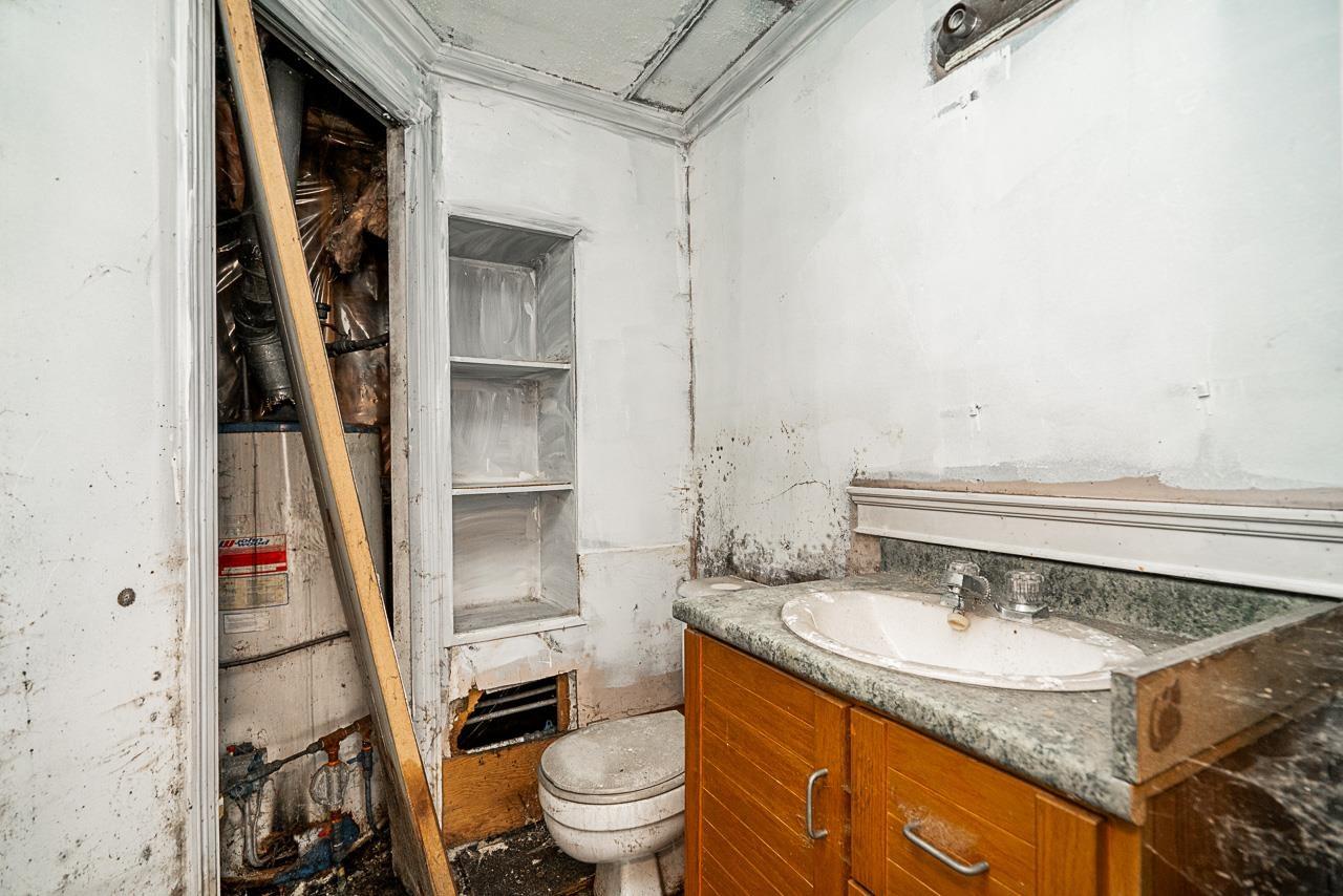2 Bed, 2 Bath House for Sale in Chilliwack – 46782 FIRST AVENUE, Chilliwack Proper East – MLS# R3154226 - Image 31