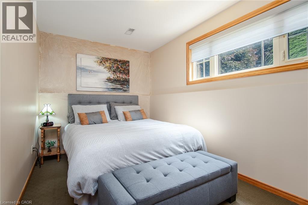 154 AMBLESIDE Court - 32