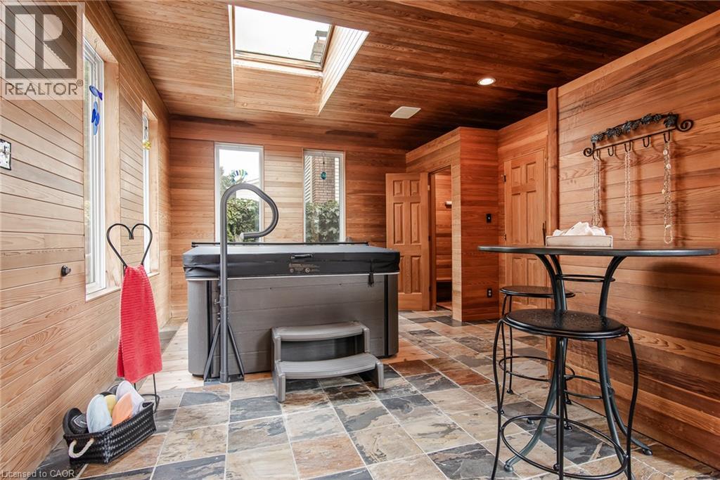 154 AMBLESIDE Court - 36