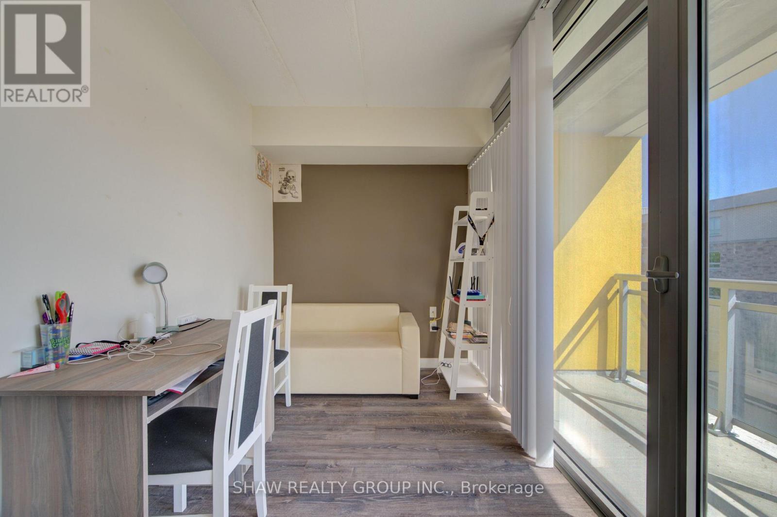#401 257 HEMLOCK ST STREET - 17