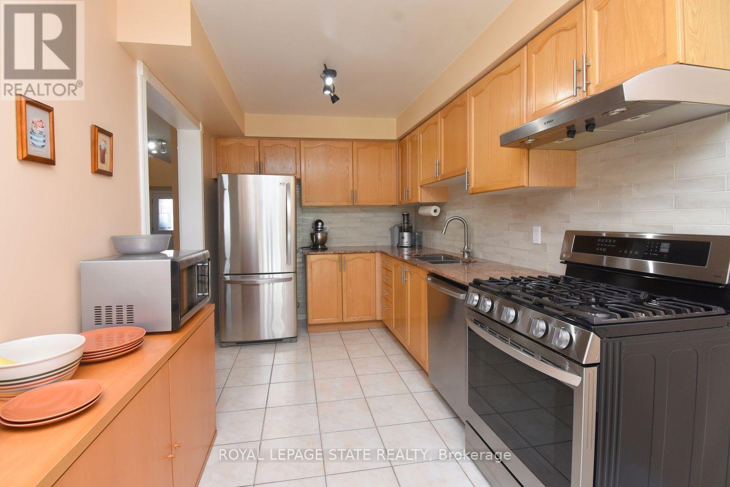 57 TOWNMANSION DRIVE - 11