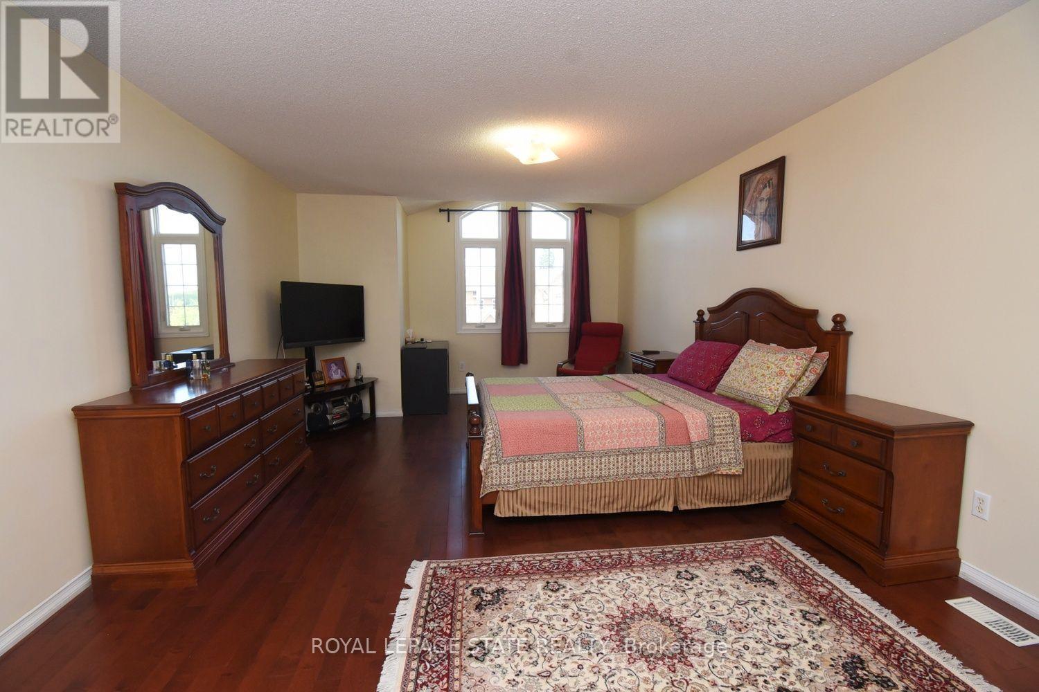 57 TOWNMANSION DRIVE - 18