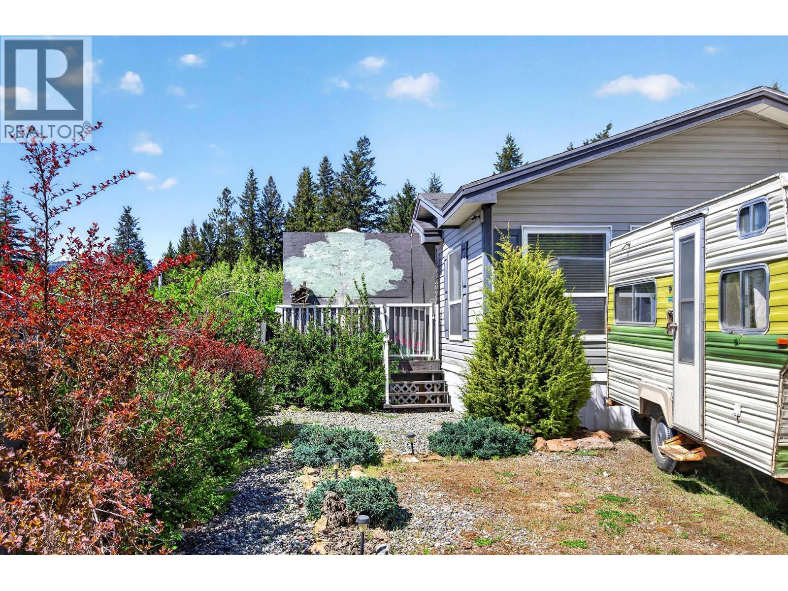 633 Barriere Lakes Road - Image 12