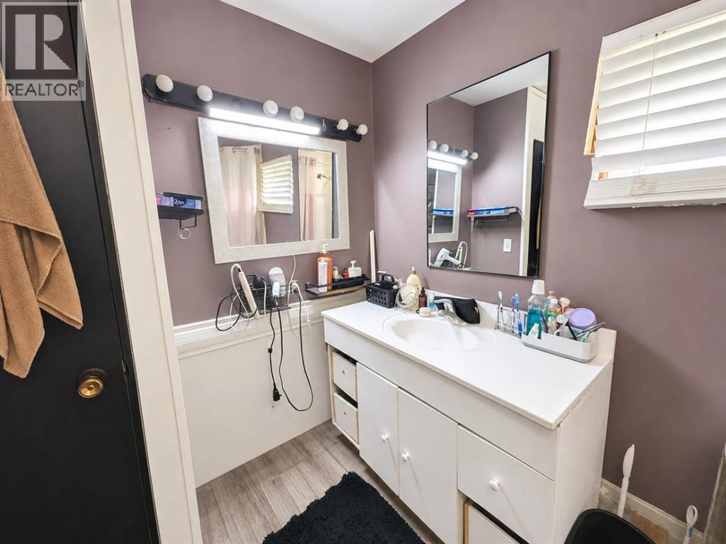 4631 50 Street - 8