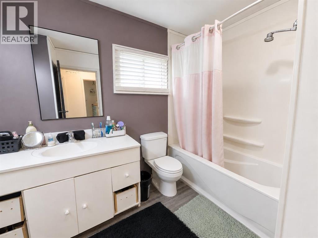 4631 50 Street - 9