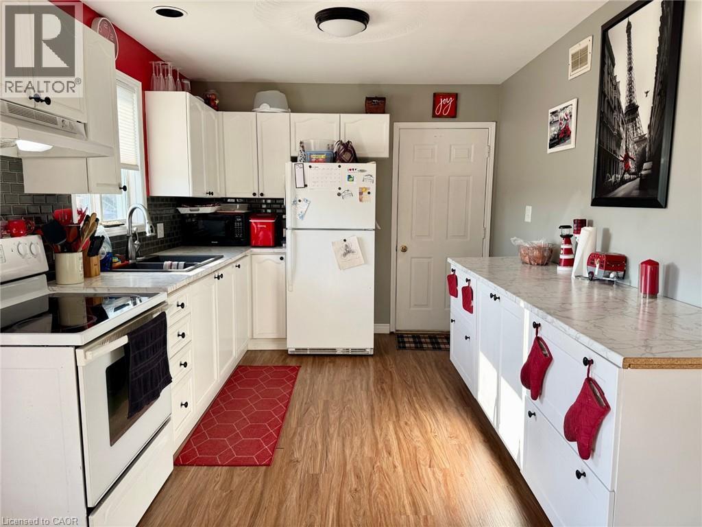 13 HAWTREY Road - 6