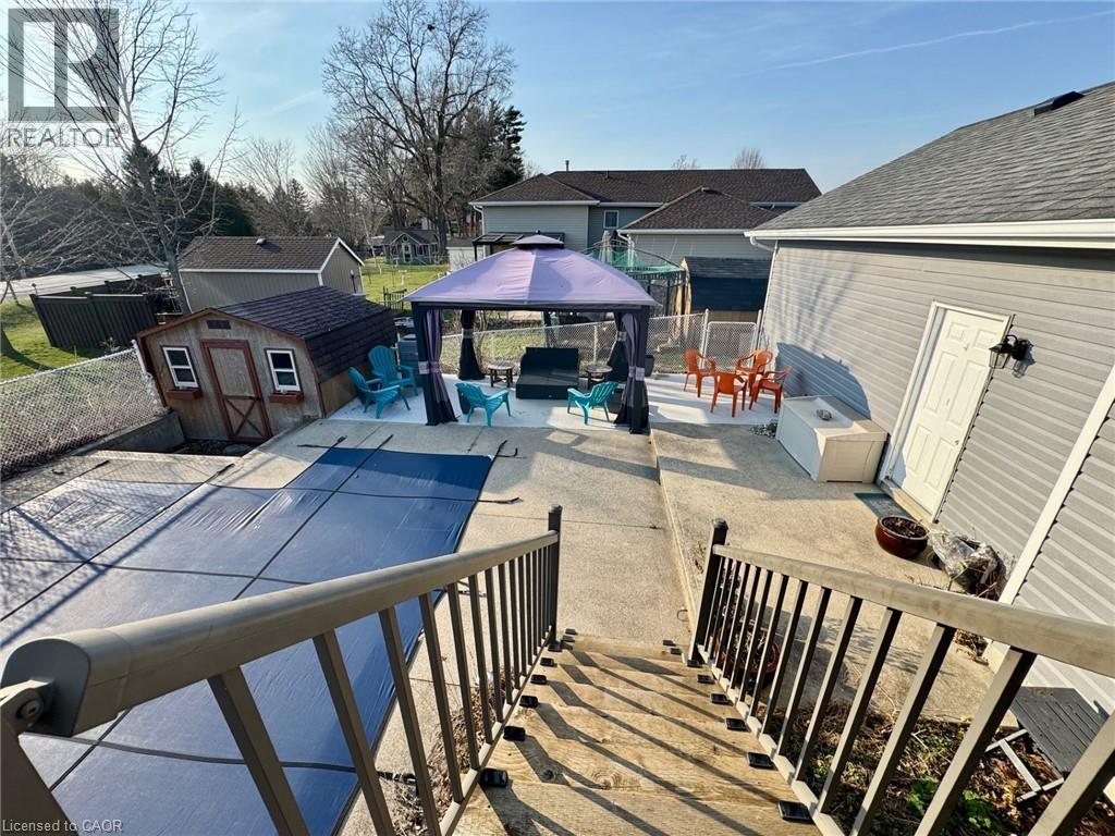 13 HAWTREY Road - 26