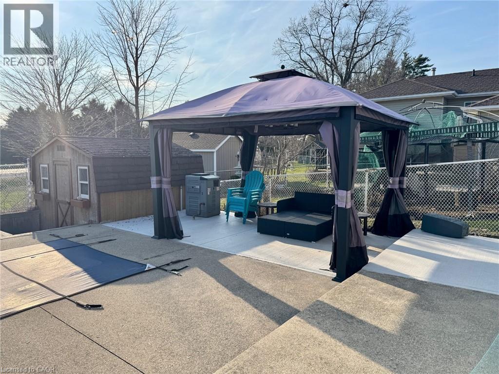 13 HAWTREY Road - 29