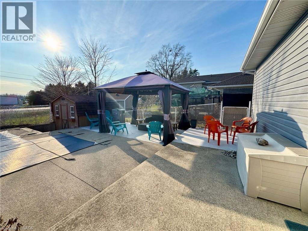 13 HAWTREY Road - 30