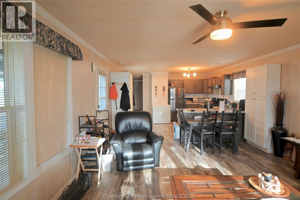 15895 Longwoods ROAD - 11