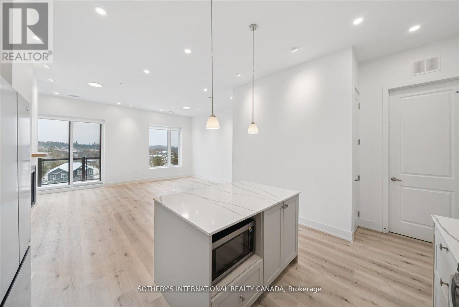 PENTHOUSE 1 - 19A WEST STREET N - 5