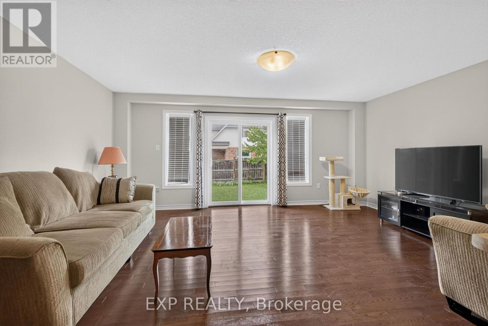 930 SILVERFOX CRESCENT - Image 13