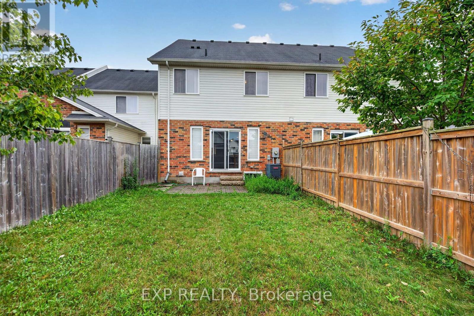 930 SILVERFOX CRESCENT - 40