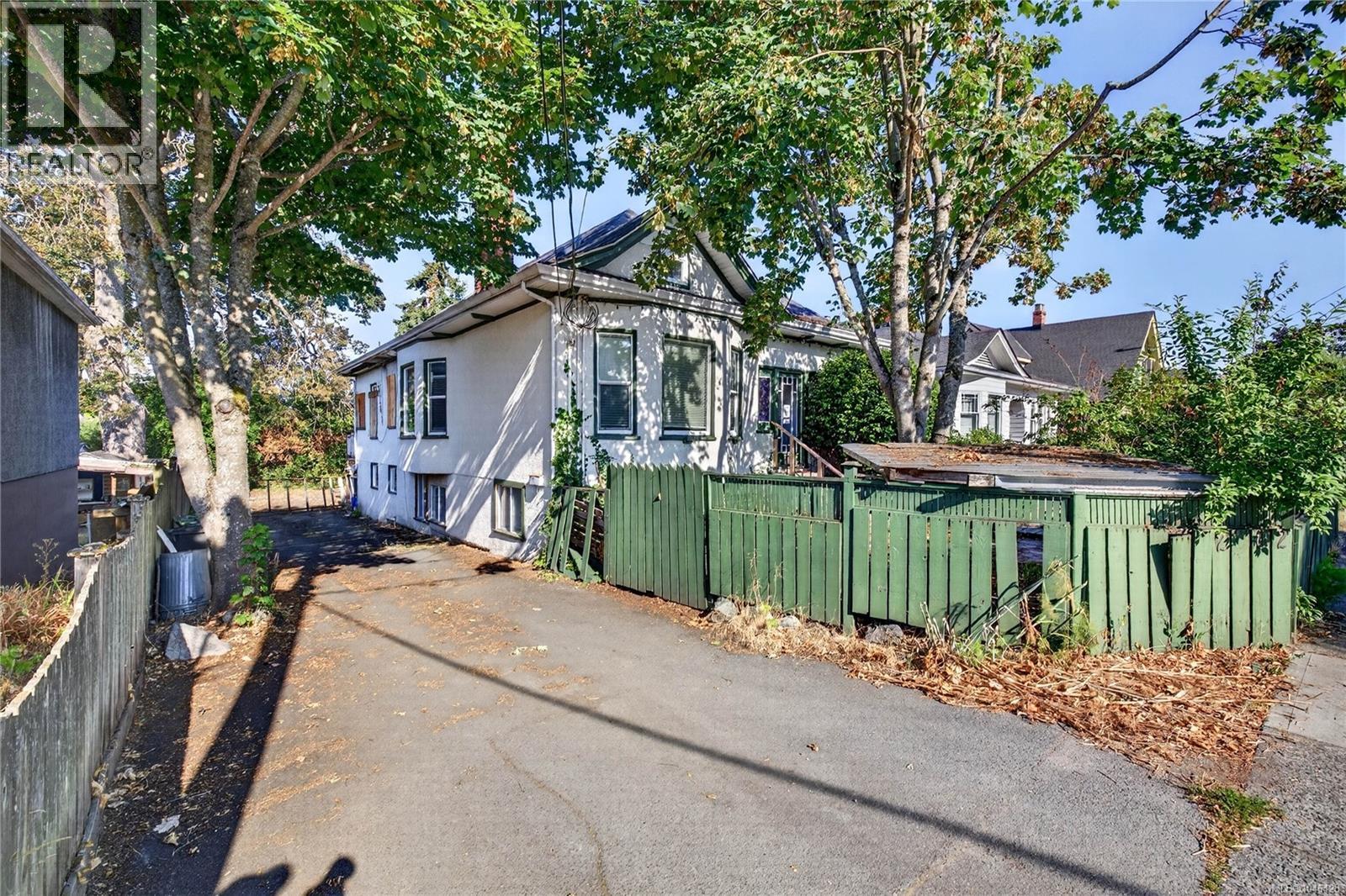  2002 Chambers Street, Victoria