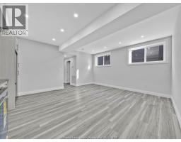 4pc Ensuite bath - 3549 Peter Street Unit# 2, Windsor, ON N9C1J6 Photo 6