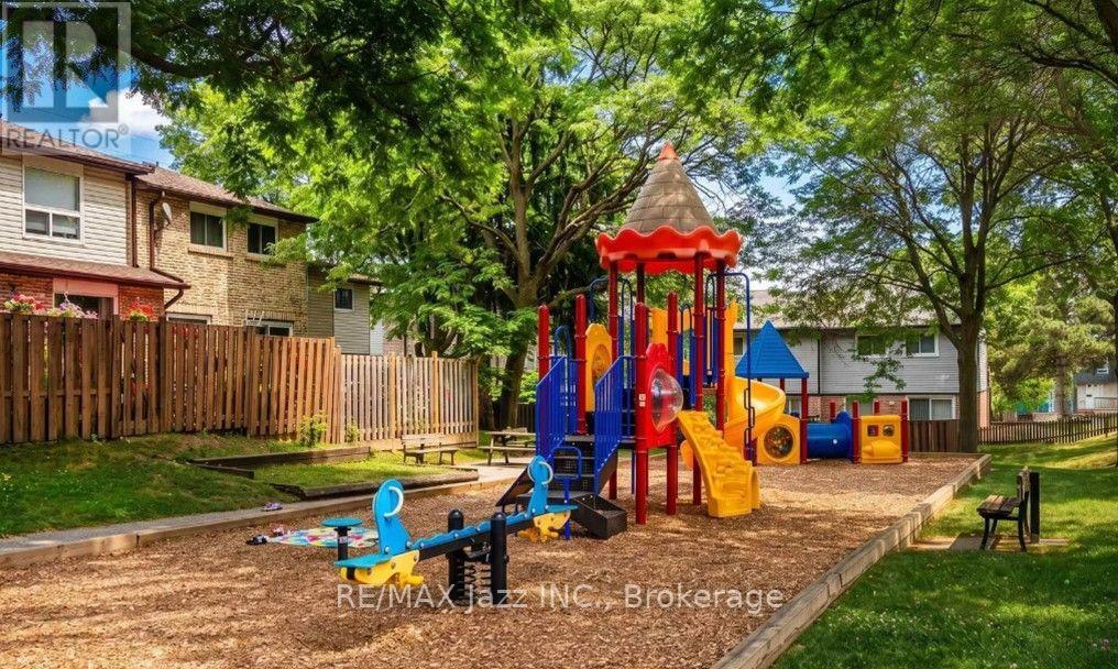 #3 1330 TROWBRIDGE DRIVE - 36