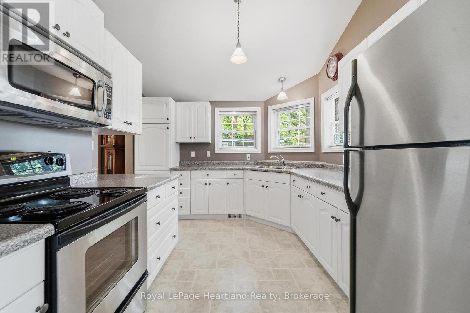 10 HURON LANE - Image 10
