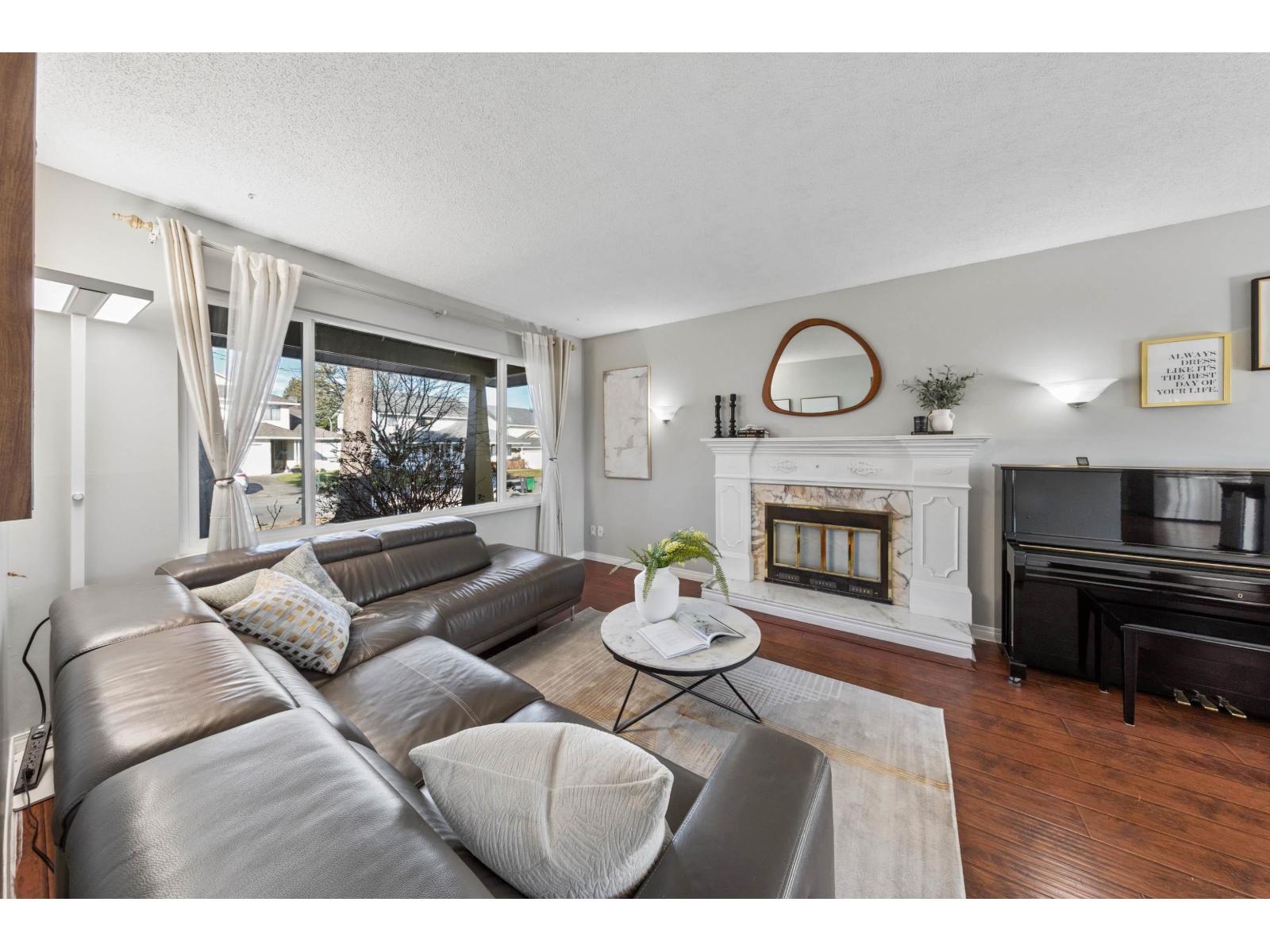 4 Bed, 3 Bath House for Sale in Surrey – 15440 95A AVENUE, Surrey – MLS# R3154243 - Image 2