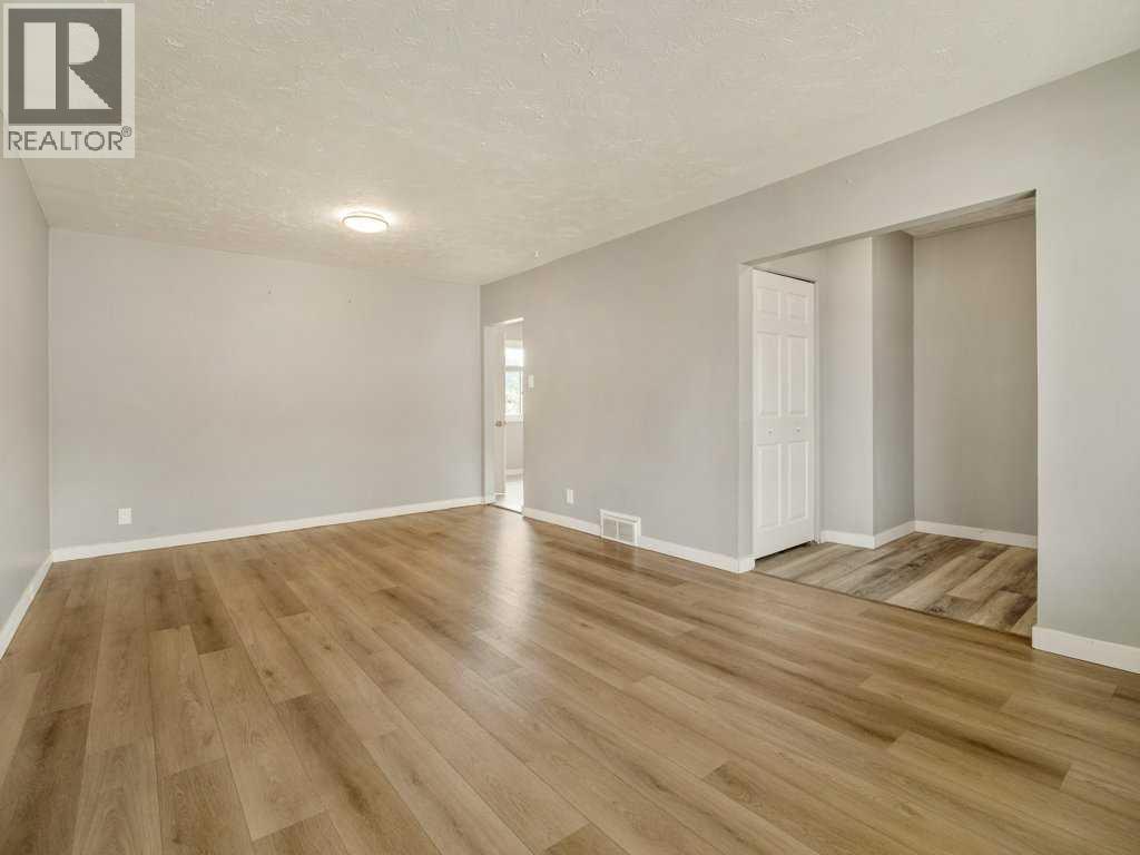 1131 29 Street S - 7