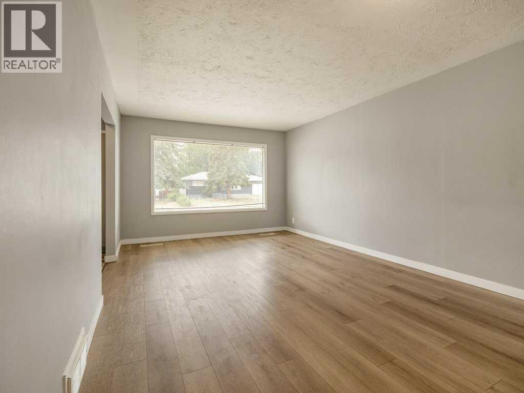 1131 29 Street S - 9