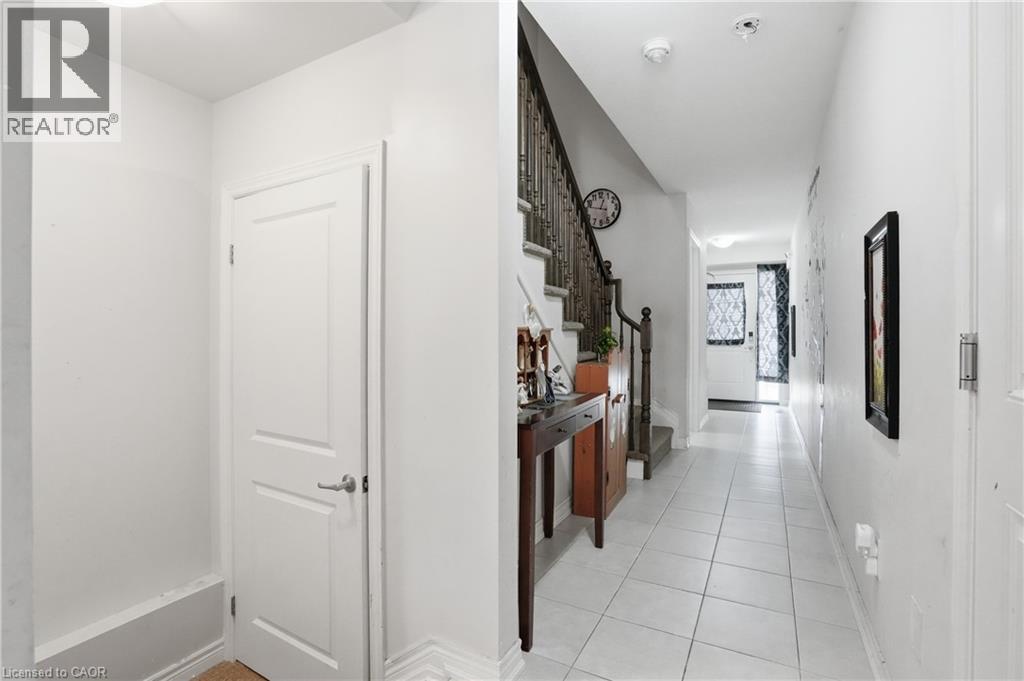 584 JULIA Drive - 3