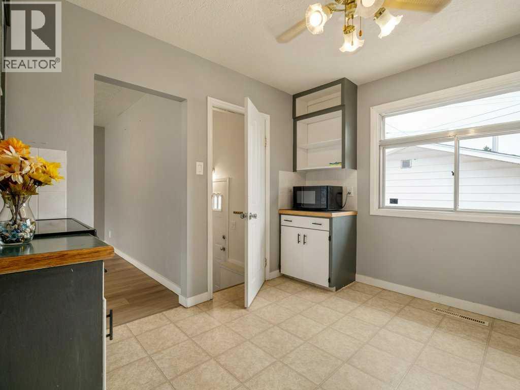 1131 29 Street S - 13