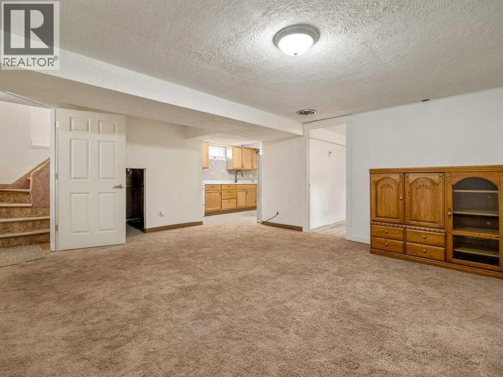 1131 29 Street S - Image 30
