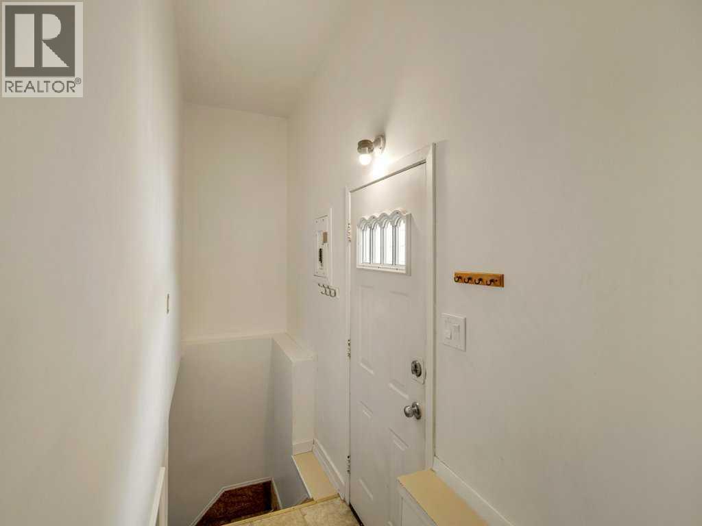 1131 29 Street S - 28
